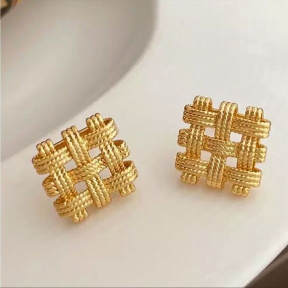 #21 Gold/925 Woven Stud Post Earrings - Picture 2 of 6